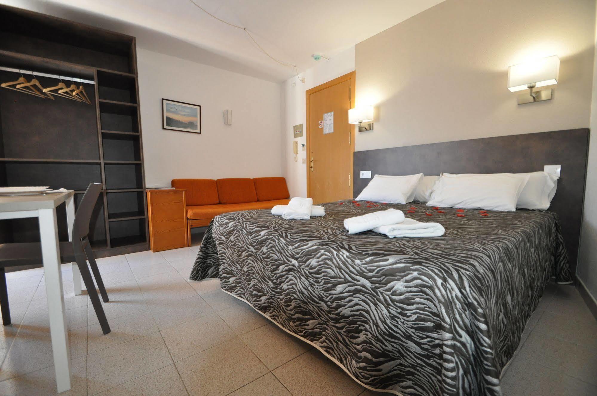 Aparthotel Safari Calella Luaran gambar